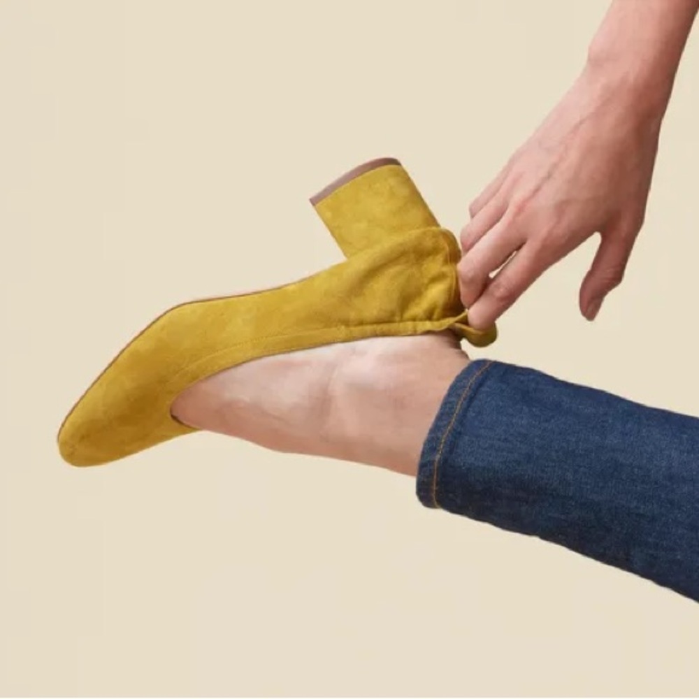 Everlane “The Day” Block Heel Women's Size 8.5 Yellow Citron Suede Leather Pumps